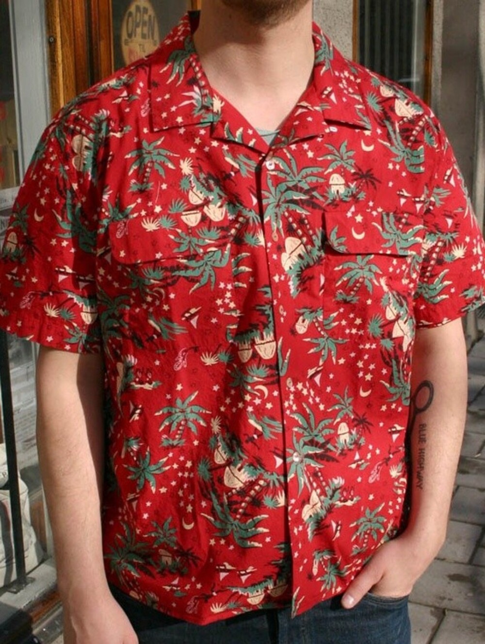 Levi's Vintage Clothing Hawaiian Camp Shirt Mens Size L Red Green Short Sleeve